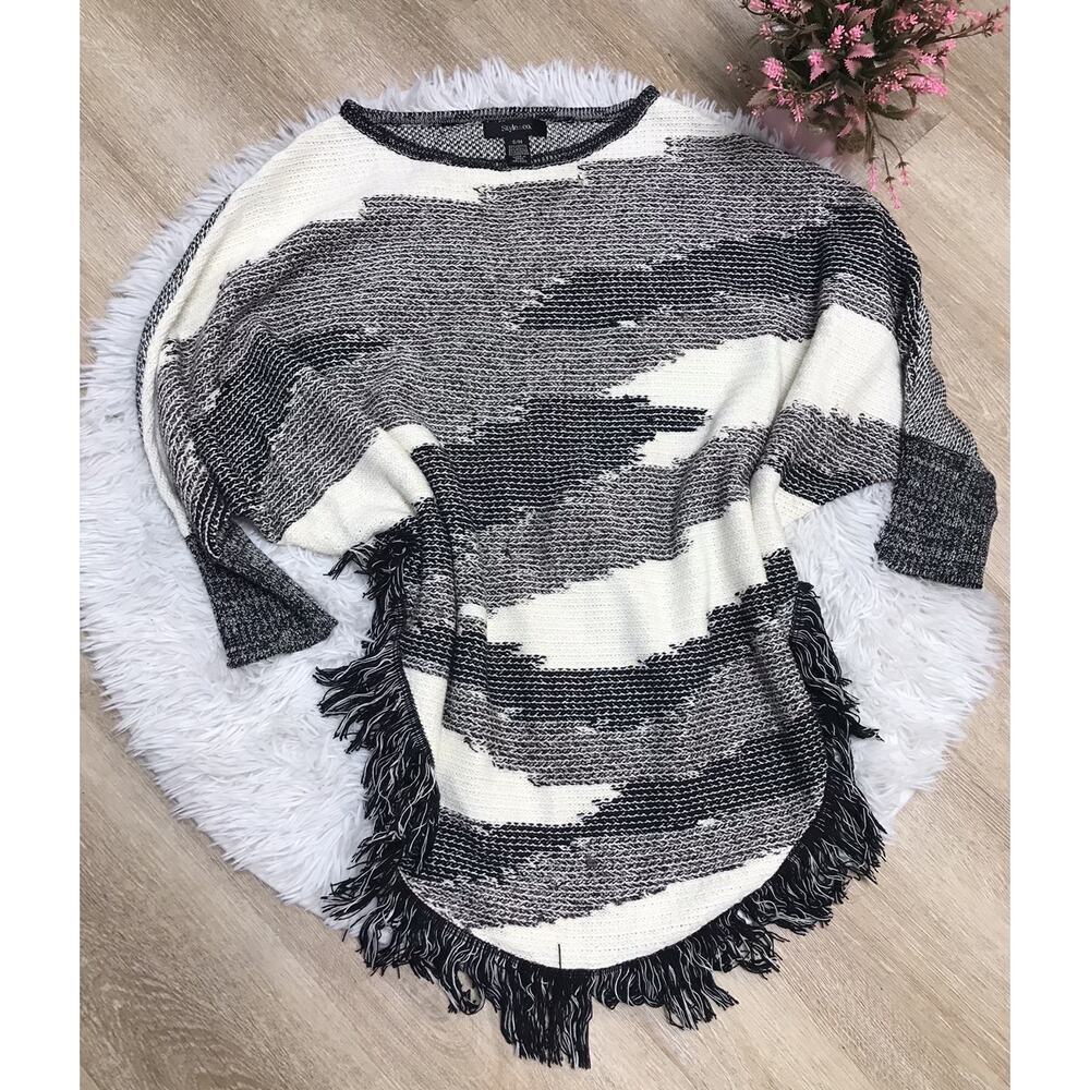 Style & Co Women's S/M Boho Fringed grey/white Baggy Tassel Knit style sweater